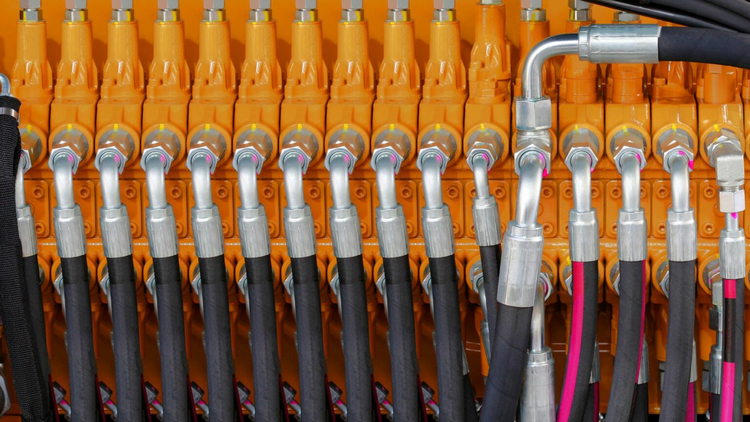 A picture of hydraulic hose fittings. 